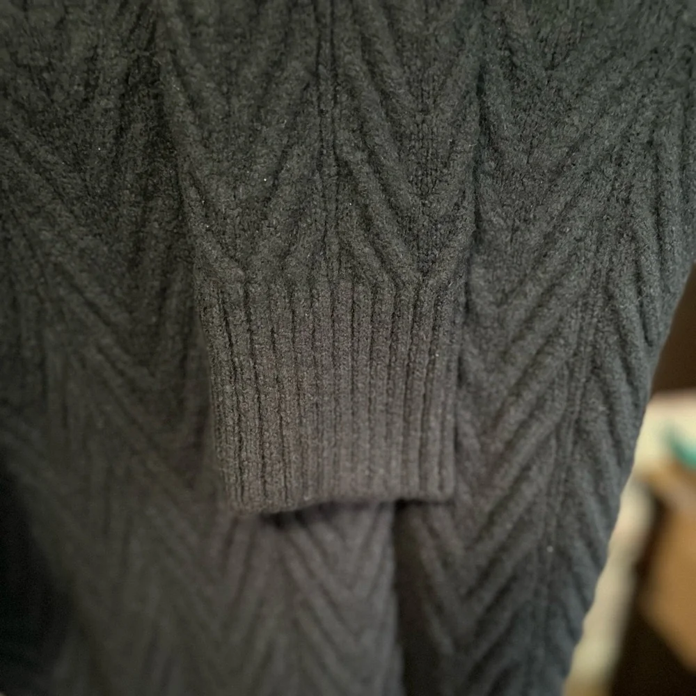 Banana‎ Republic XS Black Relaxed Crew Neck Sweater